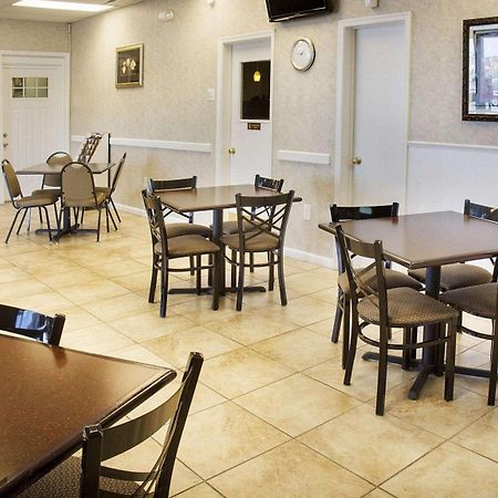 Quality Inn Fredericksburg Near Historic Downtown מראה חיצוני תמונה