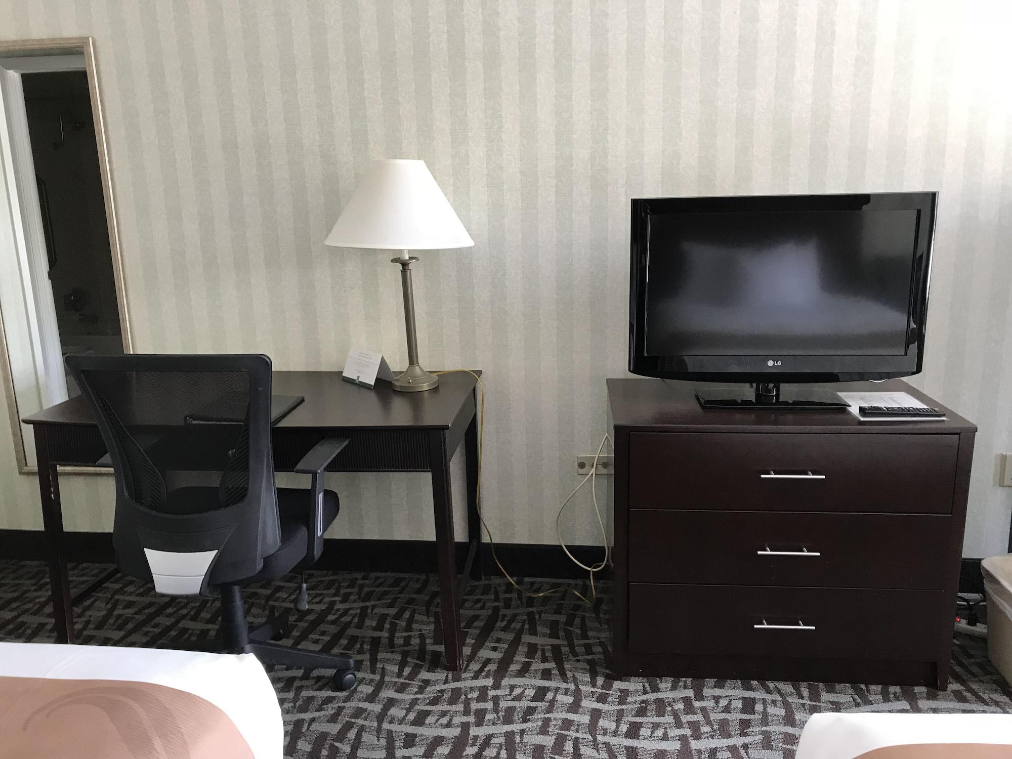 Quality Inn Fredericksburg Near Historic Downtown מראה חיצוני תמונה