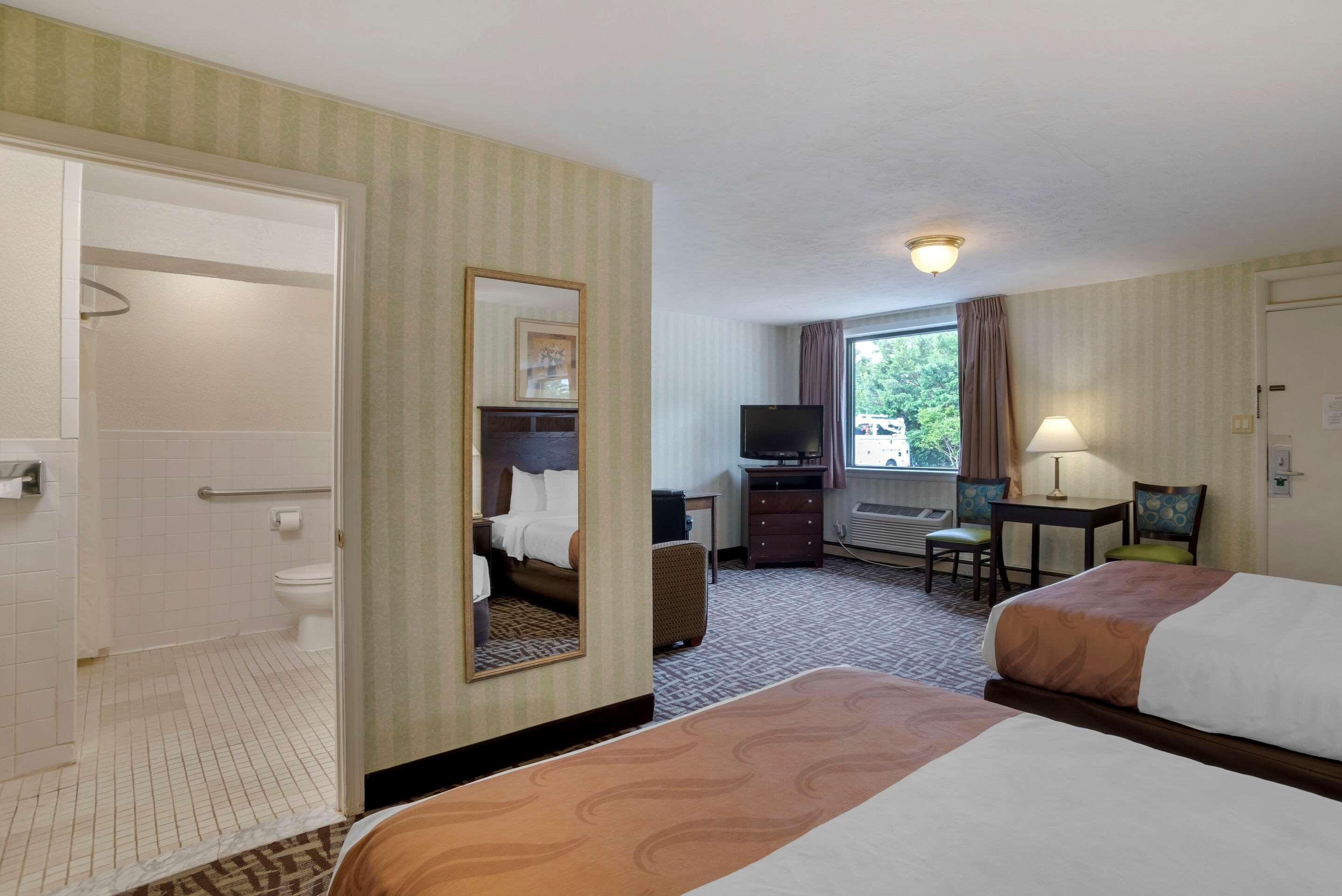 Quality Inn Fredericksburg Near Historic Downtown מראה חיצוני תמונה