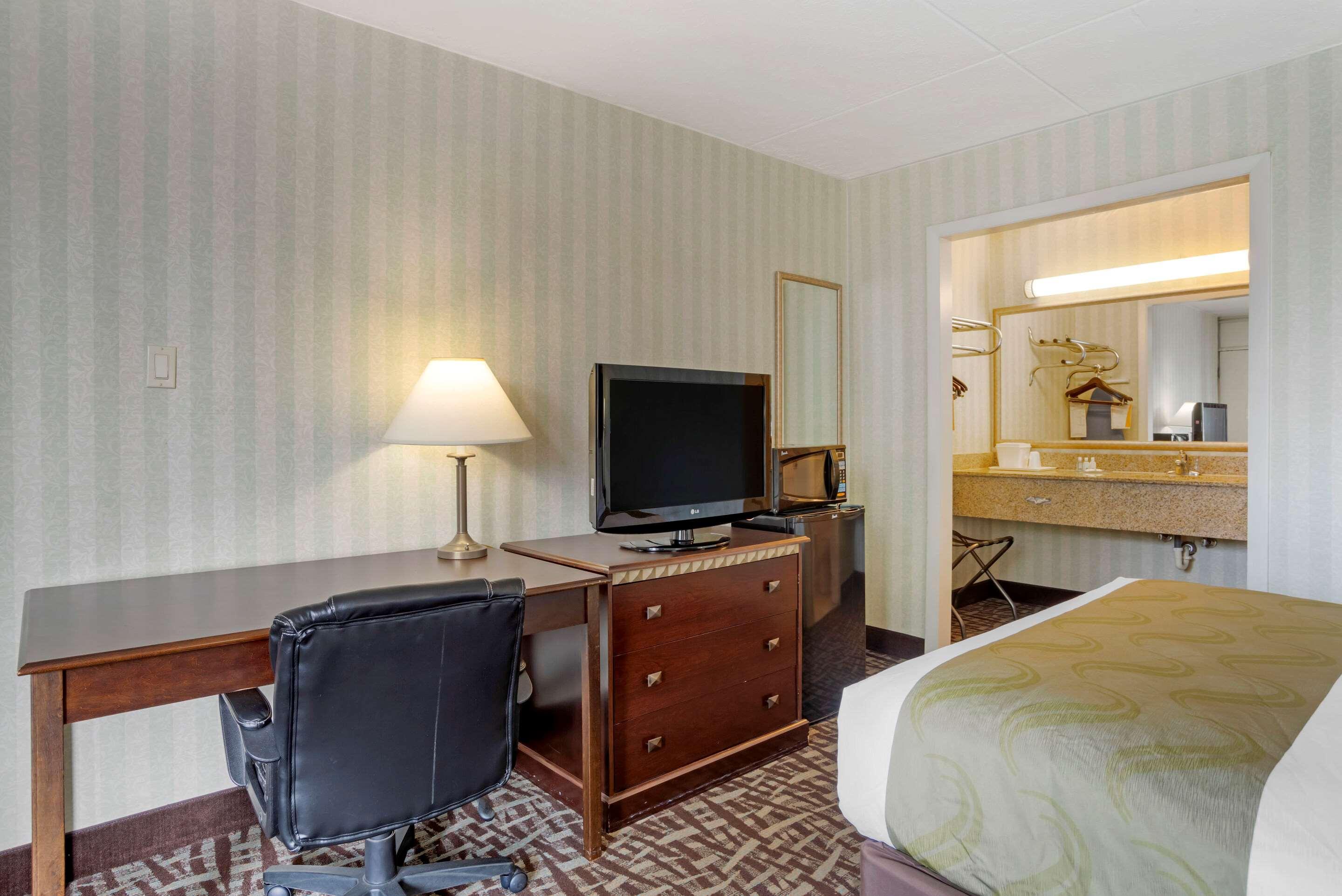 Quality Inn Fredericksburg Near Historic Downtown מראה חיצוני תמונה