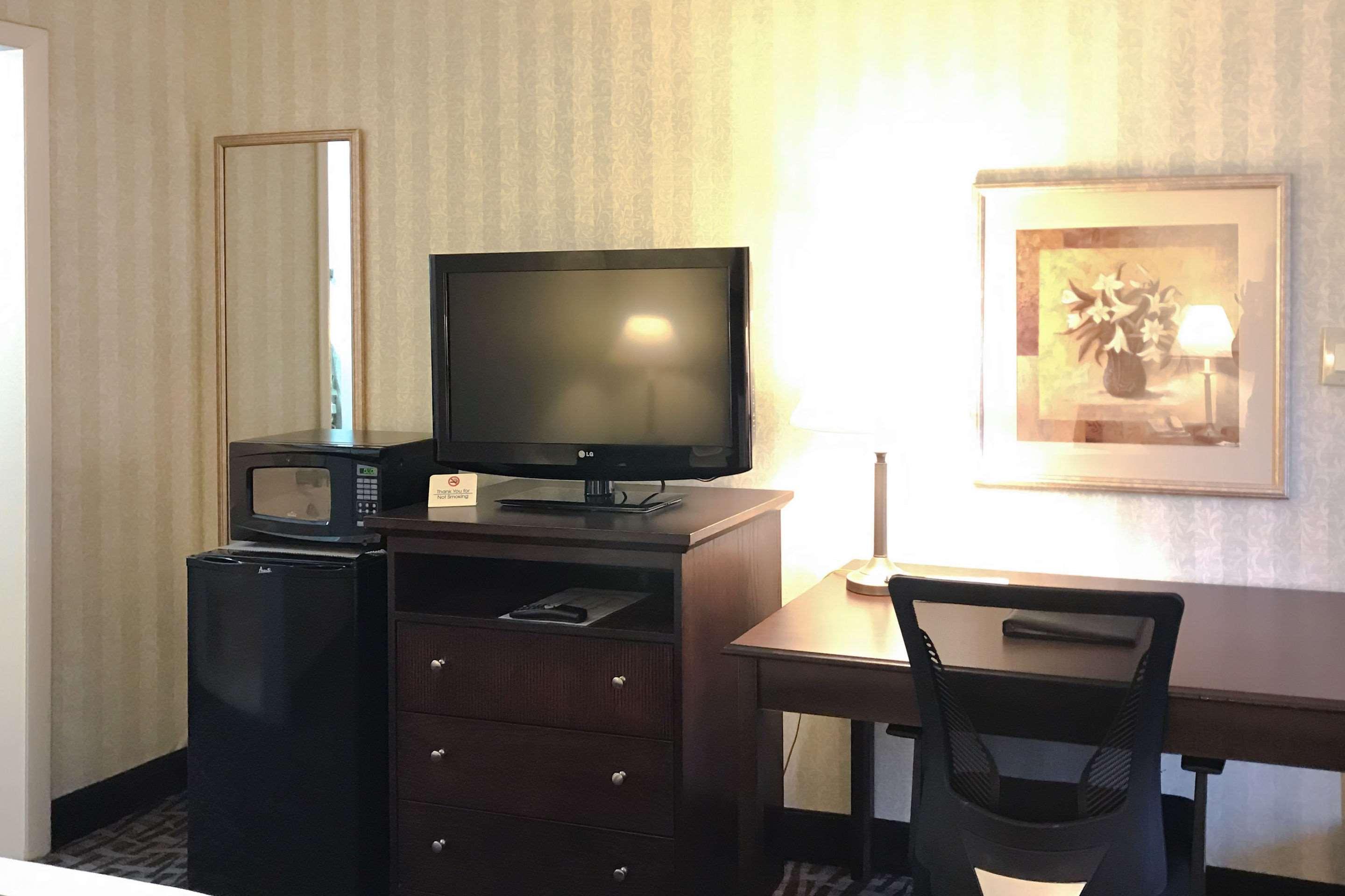 Quality Inn Fredericksburg Near Historic Downtown מראה חיצוני תמונה