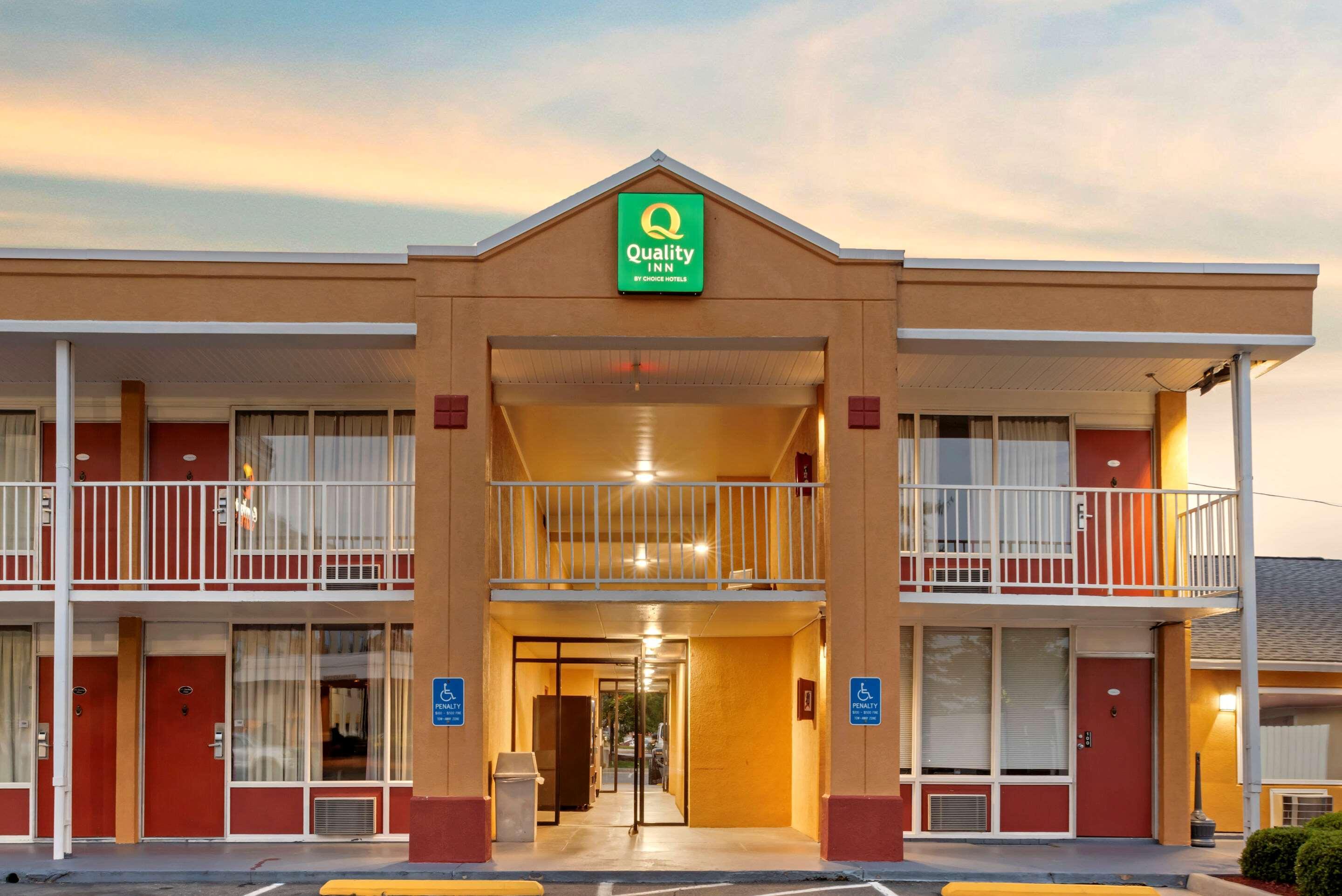 Quality Inn Fredericksburg Near Historic Downtown מראה חיצוני תמונה