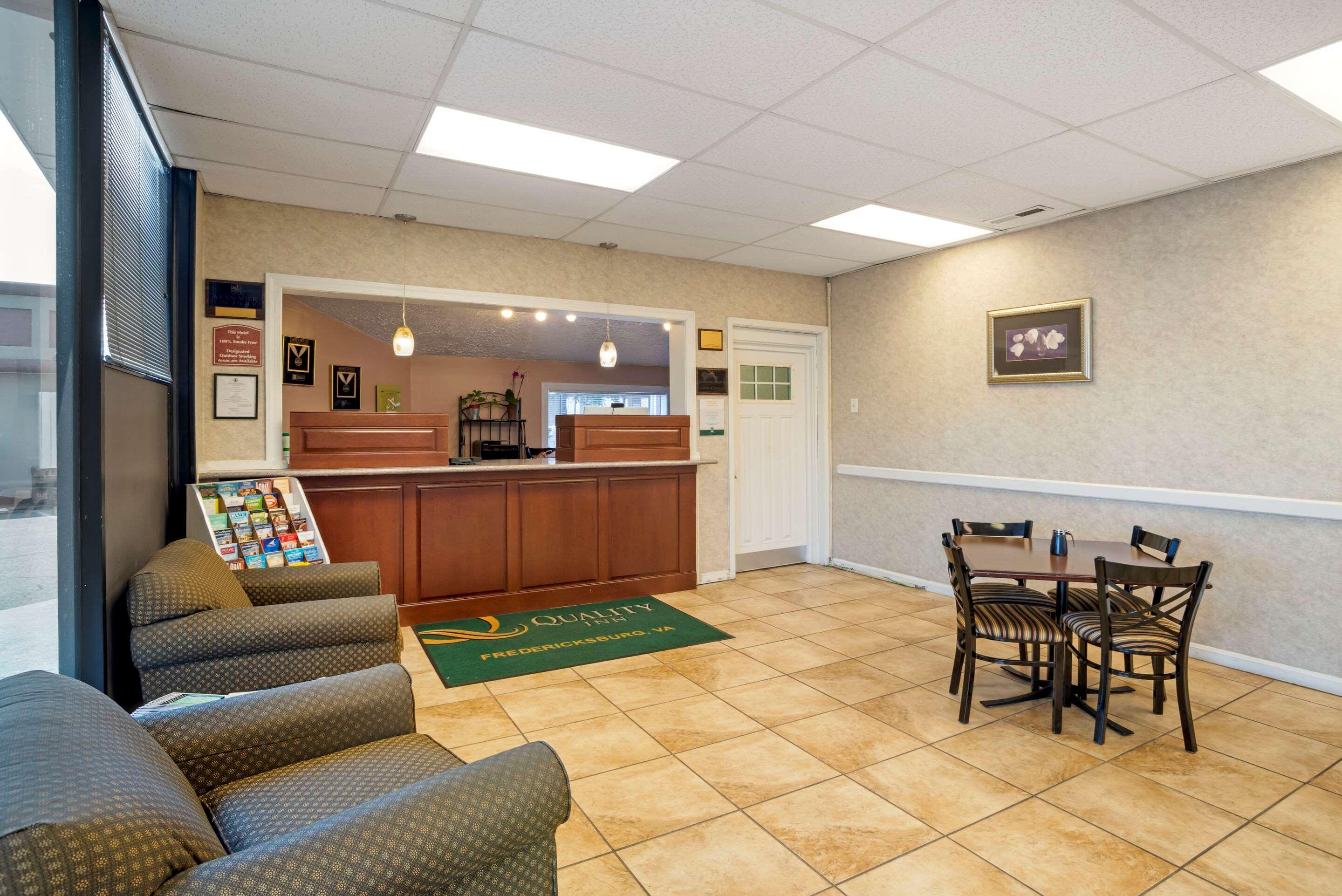 Quality Inn Fredericksburg Near Historic Downtown מראה חיצוני תמונה