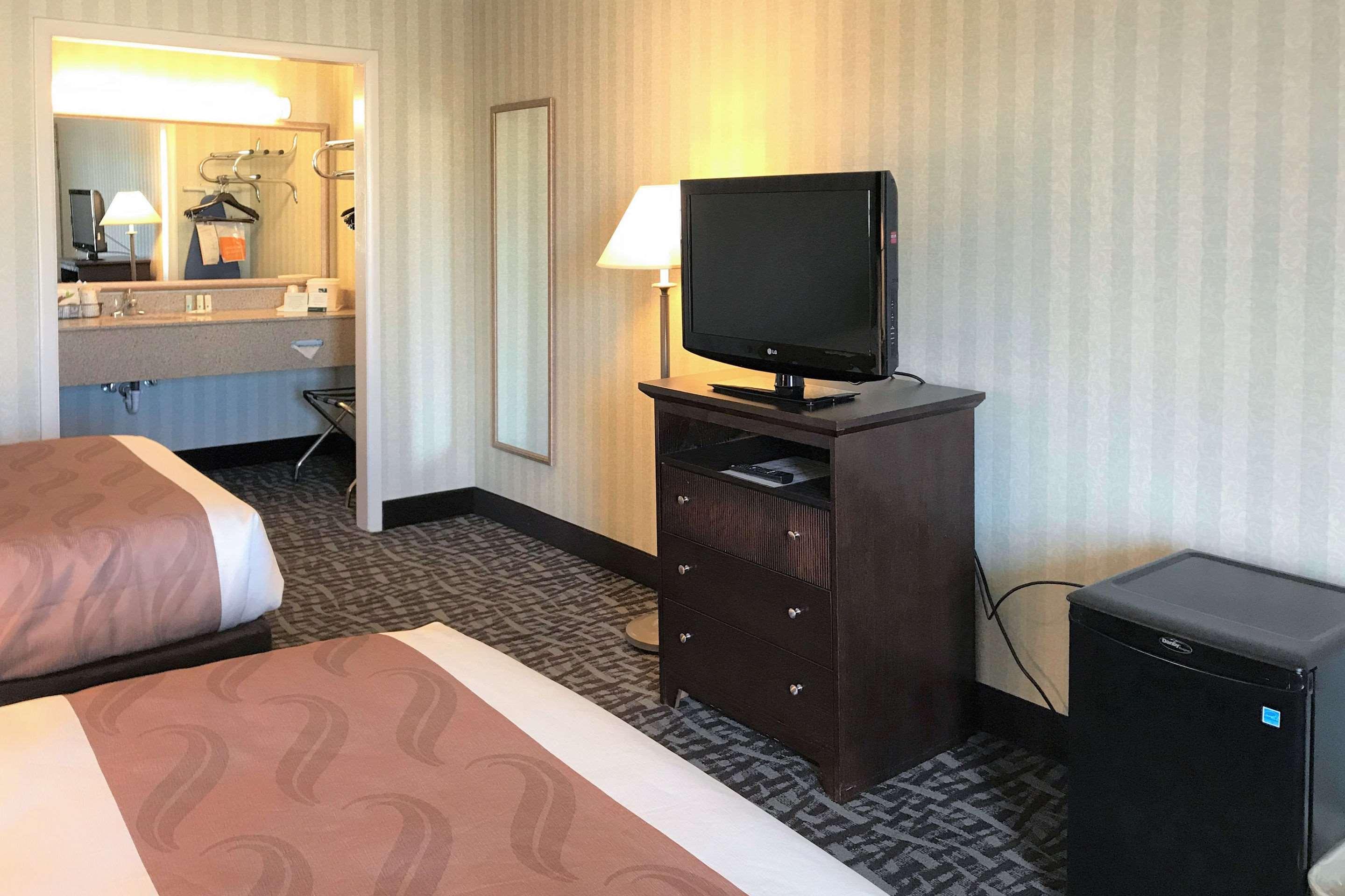 Quality Inn Fredericksburg Near Historic Downtown מראה חיצוני תמונה