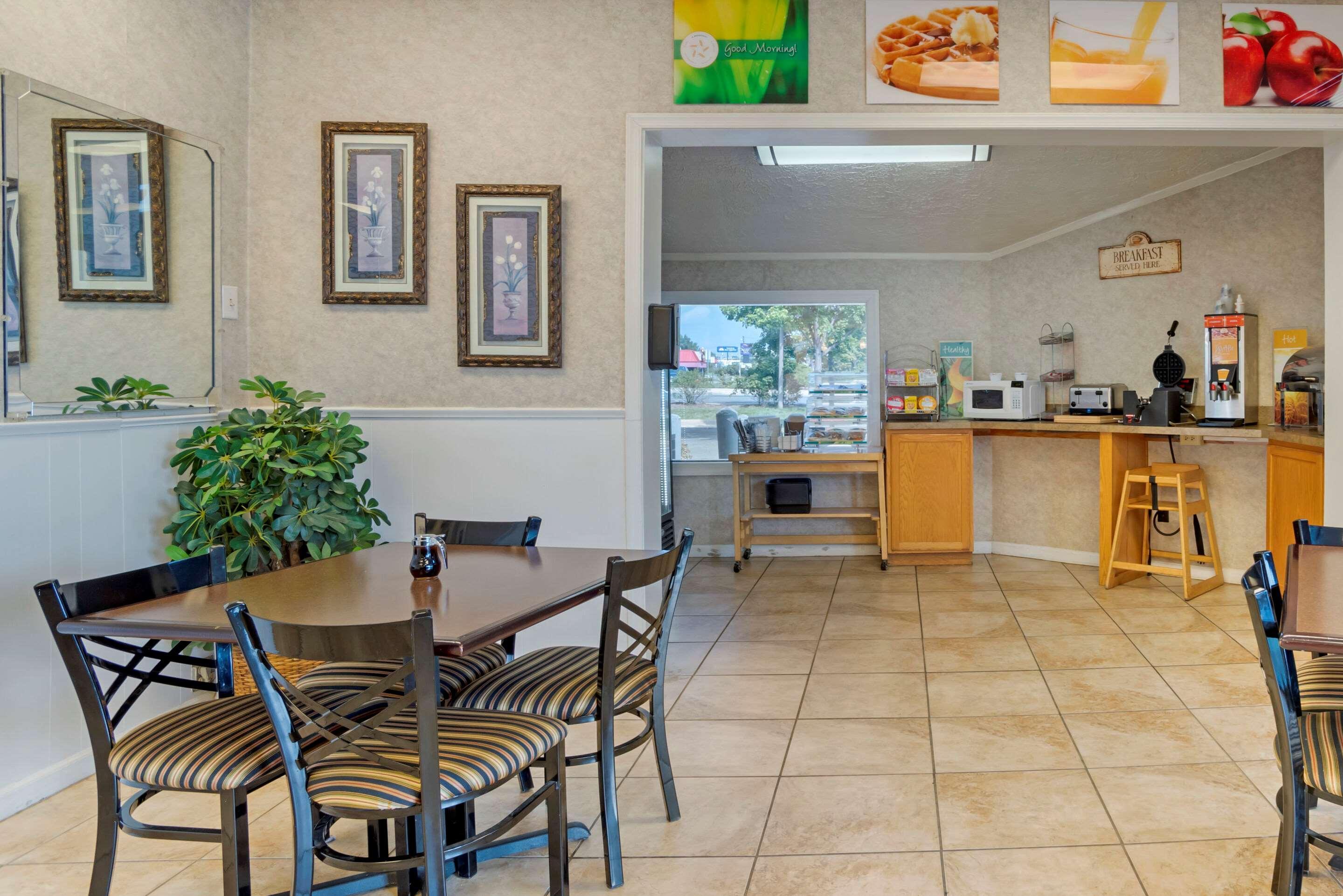 Quality Inn Fredericksburg Near Historic Downtown מראה חיצוני תמונה