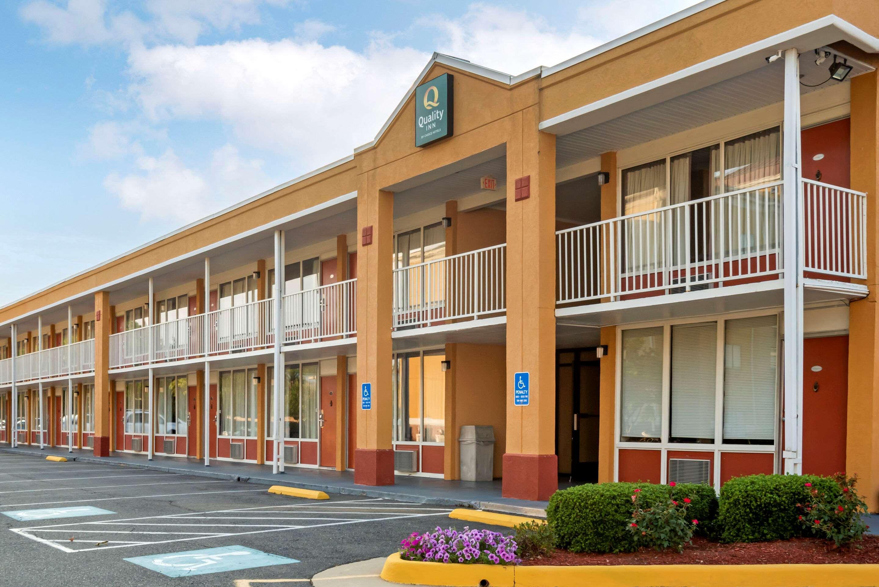 Quality Inn Fredericksburg Near Historic Downtown מראה חיצוני תמונה