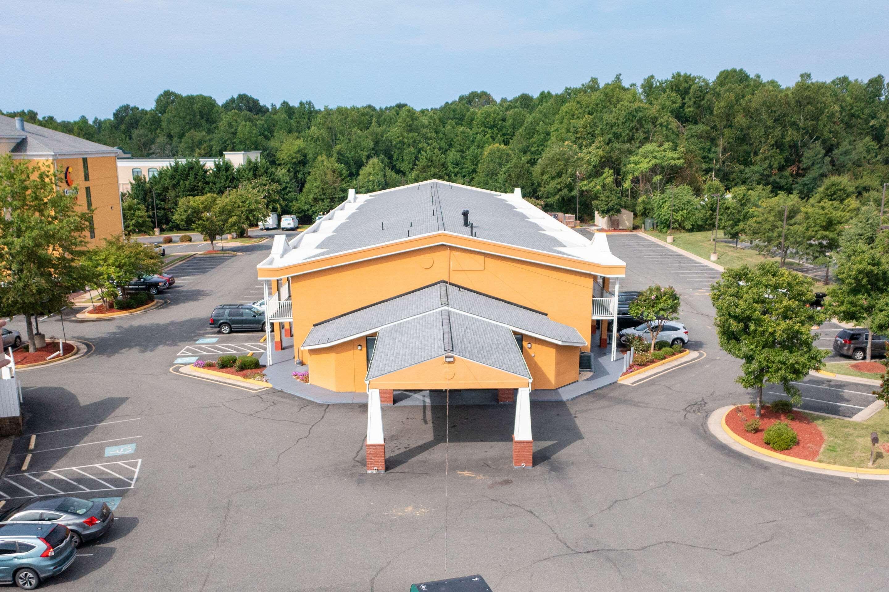 Quality Inn Fredericksburg Near Historic Downtown מראה חיצוני תמונה